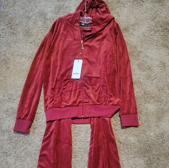 WOMENS TRACK SUIT - Picture 1 of 5